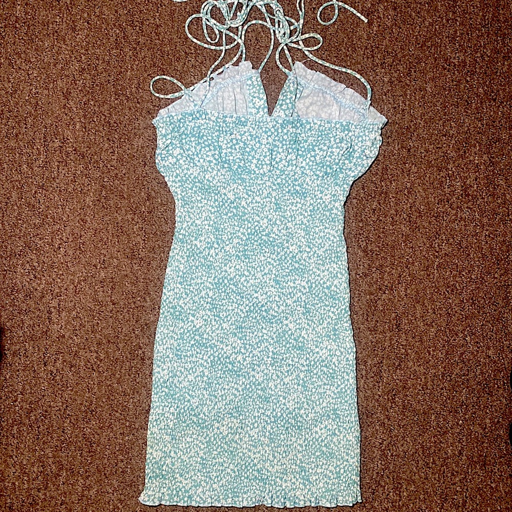 Blue and white floral patterned bodycon mini dress - Picture 6 of 6